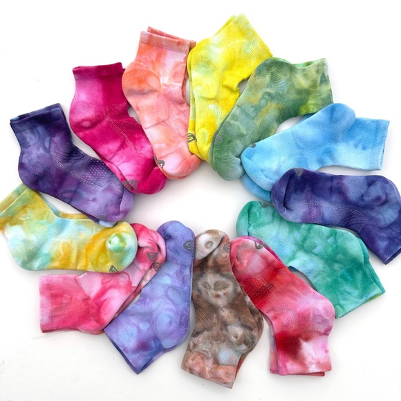 Purple Ultraviolet Ice Dye Ankle Socks Blue Violet Tie Dye Mid Crew Hand Dyed - Picture 3 of 4